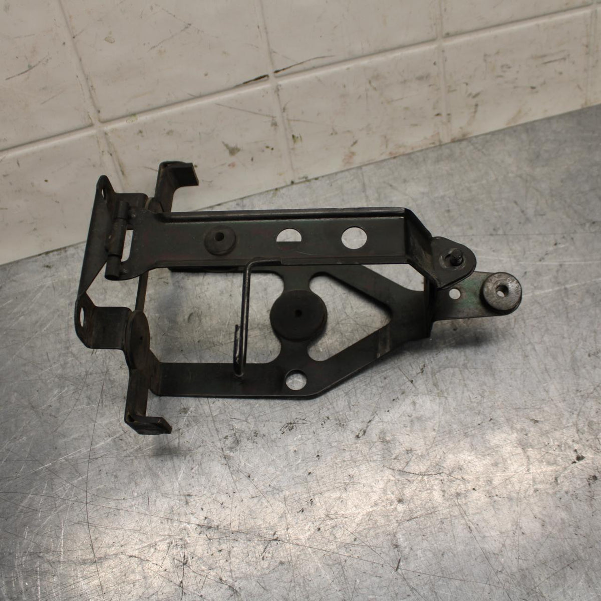2001 Honda ST1100 BATTERY BOX  CLAMP STRAP BB77