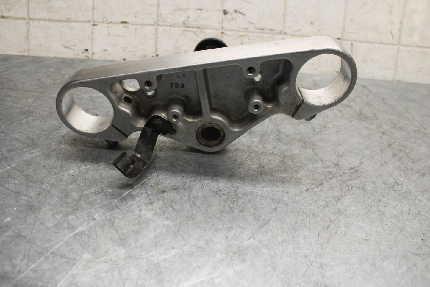 2007 Suzuki Boulevard M50B FRONT FORKS CLAMP LOWER TRIPLE TREE STEM BB537