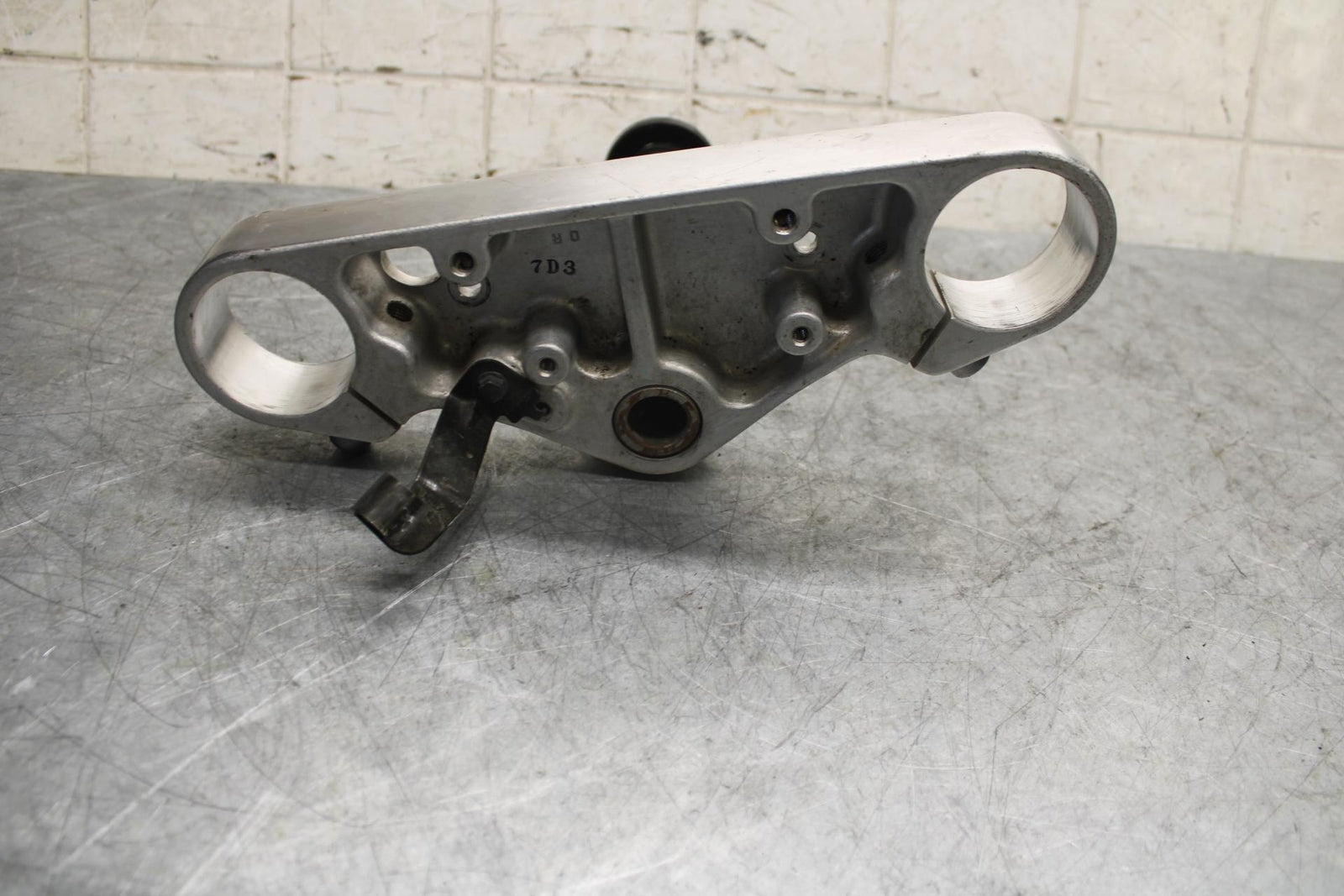 2007 Suzuki Boulevard M50B FRONT FORKS CLAMP LOWER TRIPLE TREE STEM BB537