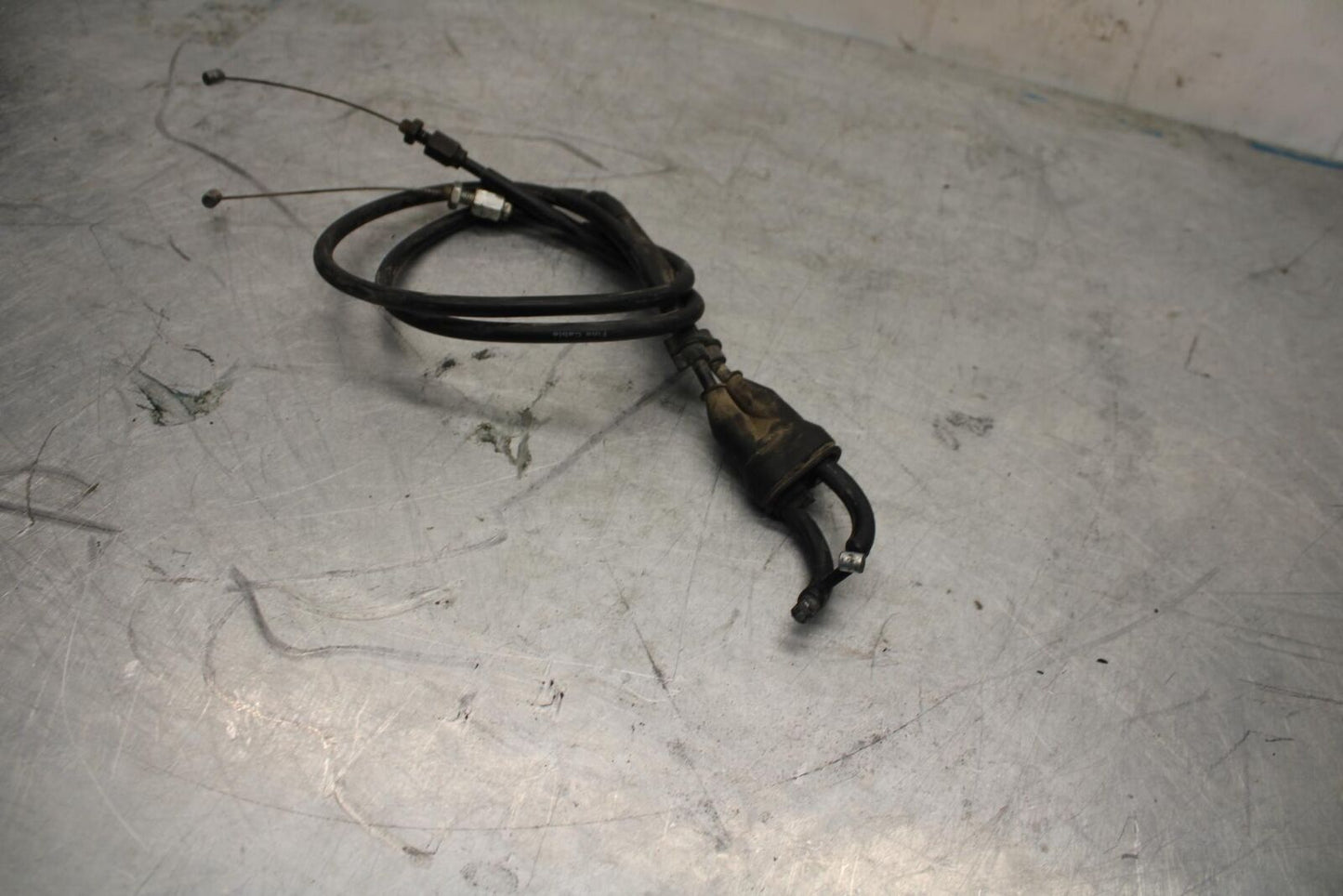 06-07 YAMAHA YZF R6 2c0 THROTTLE CABLES LINES BB423