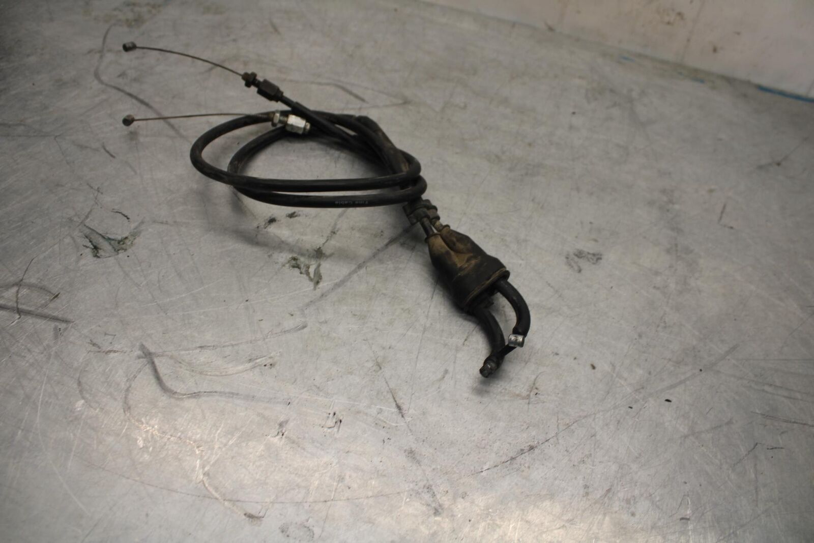 06-07 YAMAHA YZF R6 2c0 THROTTLE CABLES LINES BB423
