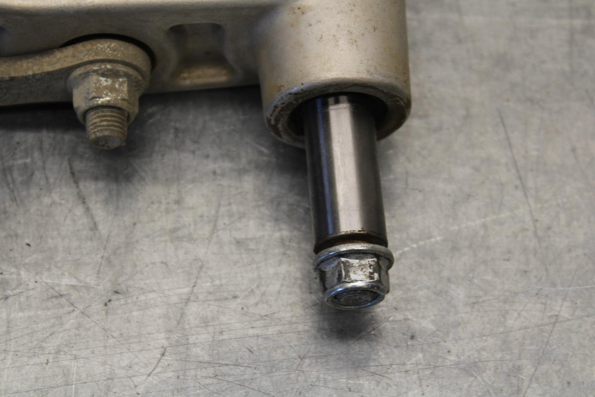 2015 Yamaha FZ09 REAR DOGBONE SHOCK LINKAGE LINK 1RC-2217A-00-00 BB69