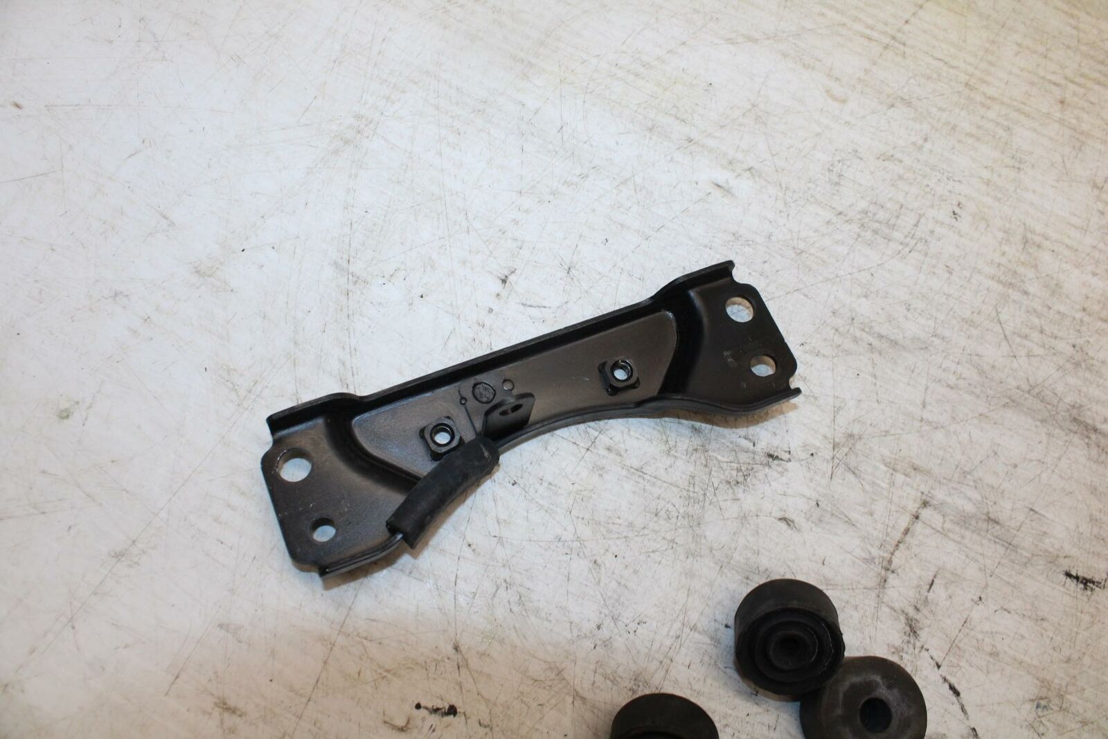 11-12 KAWASAKI NINJA 400 EX400 C GAS TANK FUEL  PETROL RESERVOIR BRACKET BB358