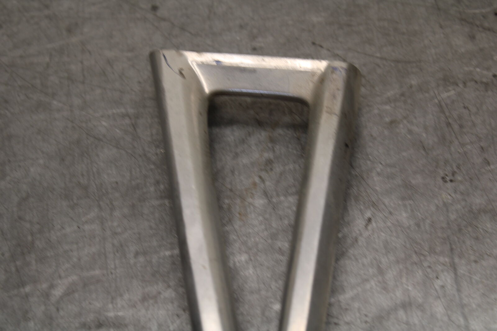 08-09 YAMAHA YZF R6S LEFT REAR BACK PASSENGER PEG  BB690