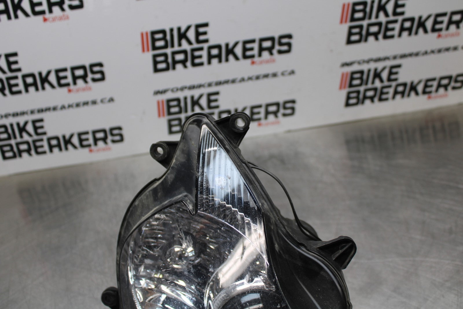 06-07 SUZUKI GSXR 600 FRONT HEADLIGHT HEAD LIGHT LAMP BB178