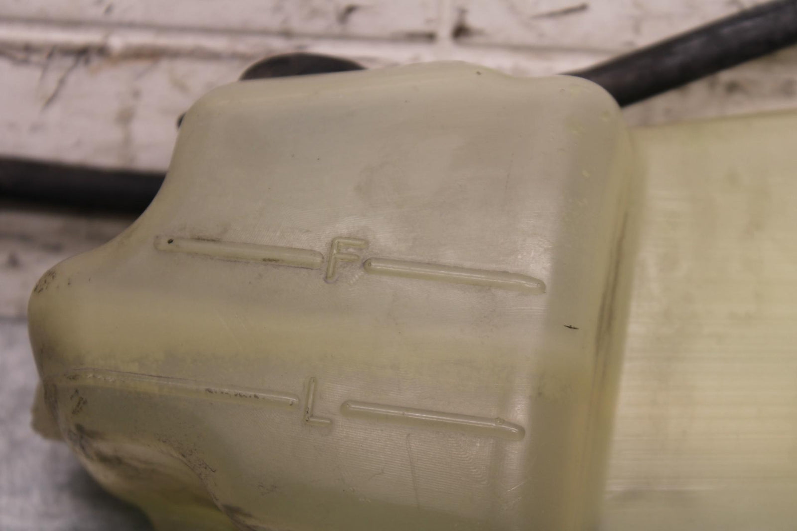 2005 Kawasaki Vulcan 1600 VN1600D Nomad COOLANT WATER TANK RESERVOIR BOTTLE BB55