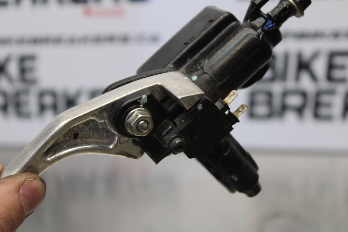 15-16 HONDA CB300F FRONT BRAKE MASTER CYLINDER w/ LEVER BB150