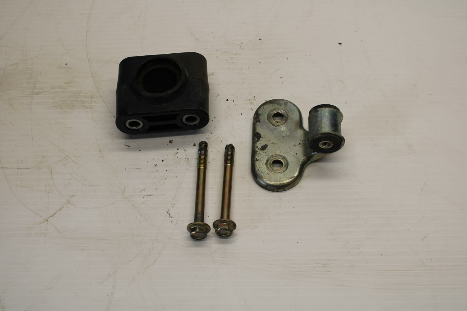 91-92 SUZUKI QUADRACER LT250R STEERING COLUMN STAY BRACKET BB235