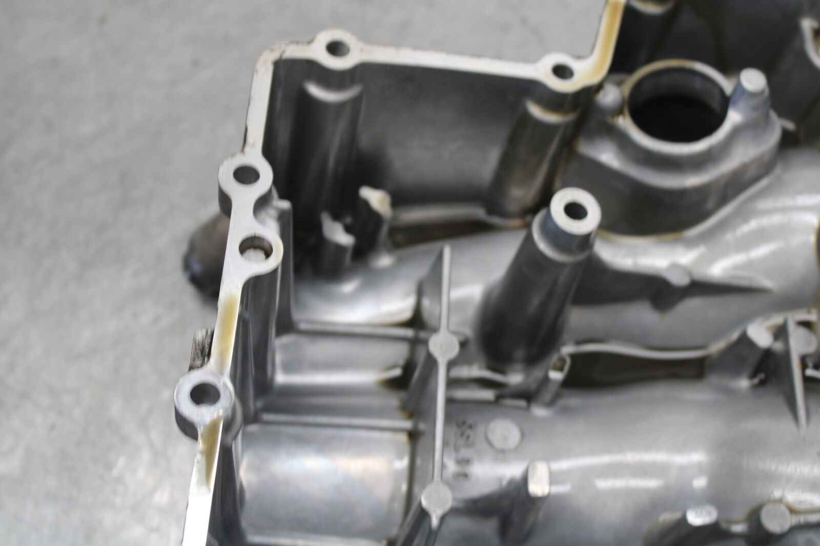 08-09 YAMAHA YZF R6S ENGINE MOTOR BOTTOM OIL PAN COVER  BB690