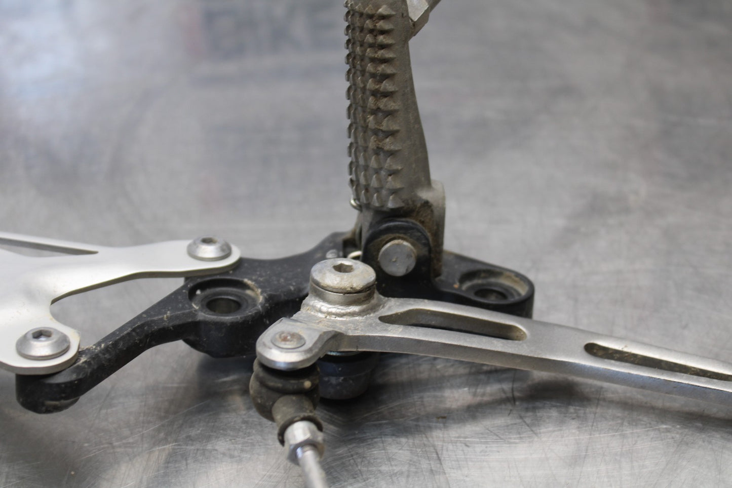 18-23 KAWASAKI NINJA 400 EX400 ABS LEFT REARSET REAR SET FOOT PEG REST BB177