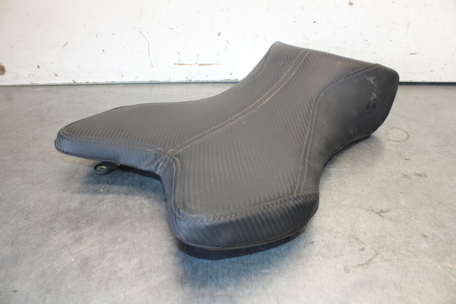07-08 YAMAHA YZF R1 AFTERMARKET SADDLEMEN CARBON FIBER FRONT SEAT BB675