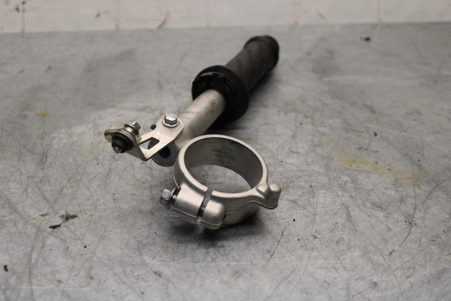 2006 Suzuki GSXR600 LEFT CLIP ON HANDLEBAR BB447