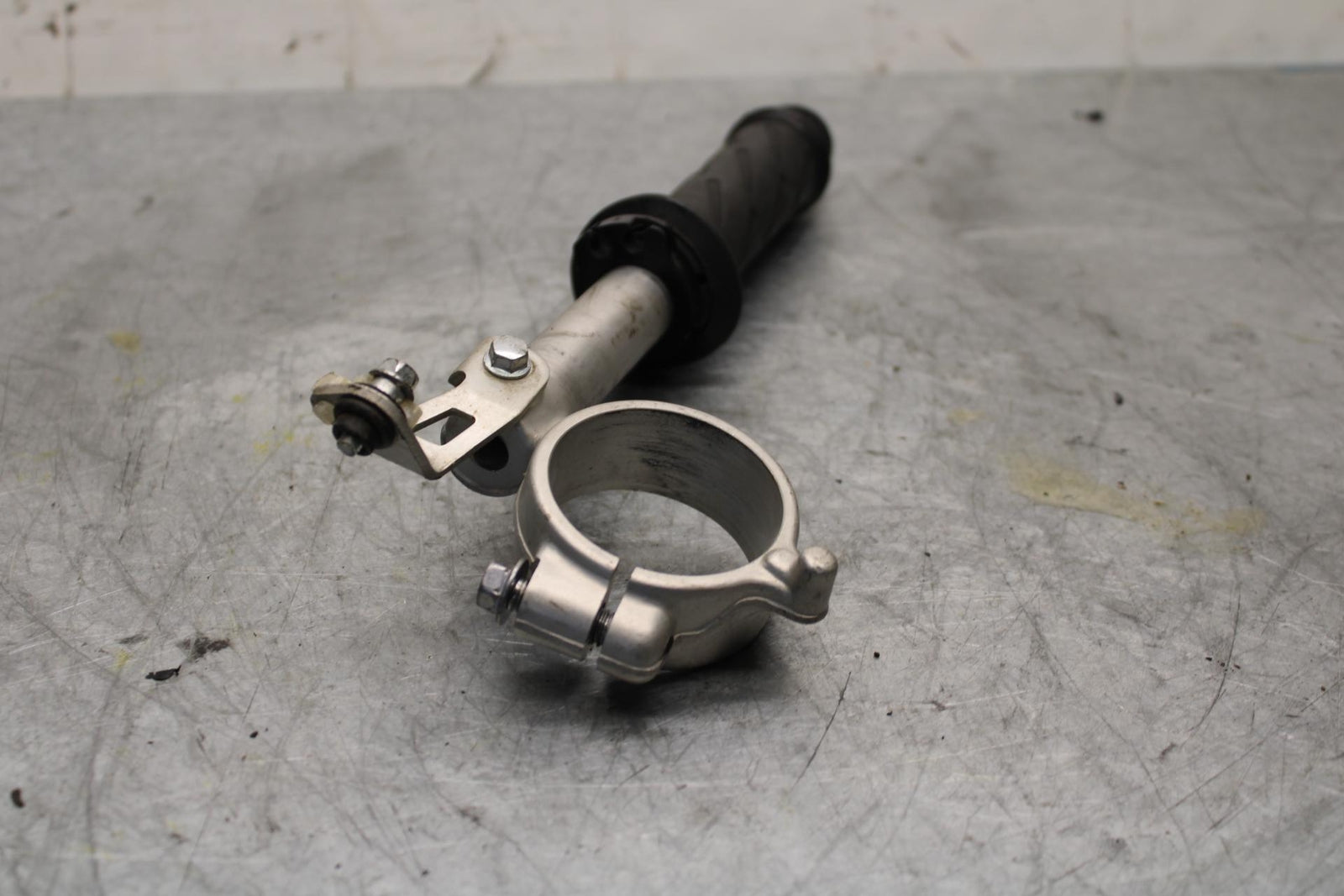 2006 Suzuki GSXR600 LEFT CLIP ON HANDLEBAR BB447