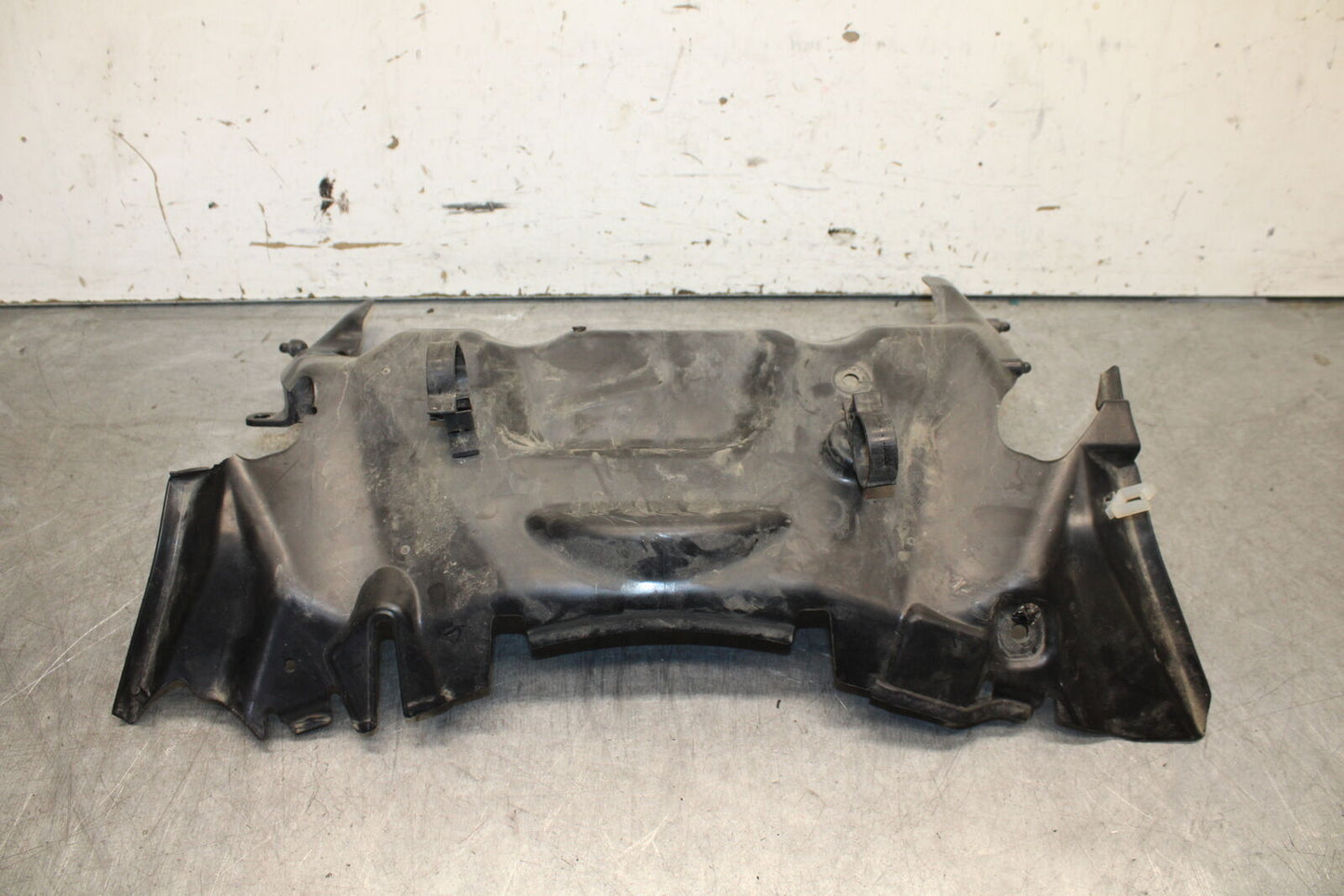 13-18 KAWASAKI NINJA ZX6R LOWER FRONT UPPER INNER HEADLIGHT COWL FAIRING  BB666