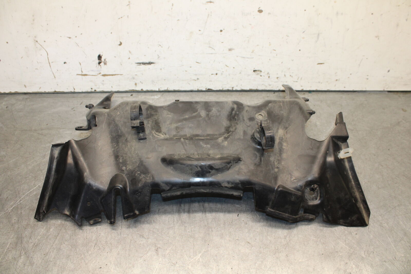 13-18 KAWASAKI NINJA ZX6R LOWER FRONT UPPER INNER HEADLIGHT COWL FAIRING  BB666