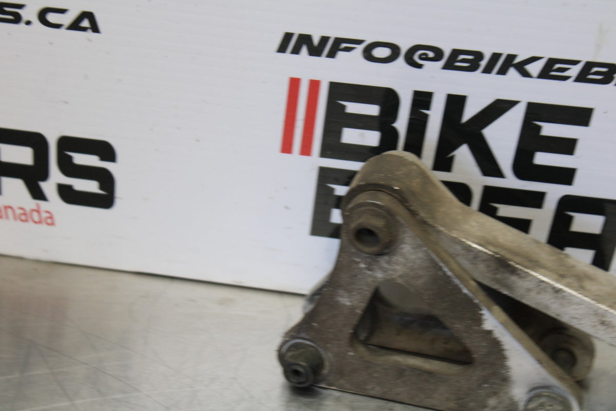 04-05 YAMAHA YZF R1 REAR DOGBONE SHOCK LINKAGE LINK BB173