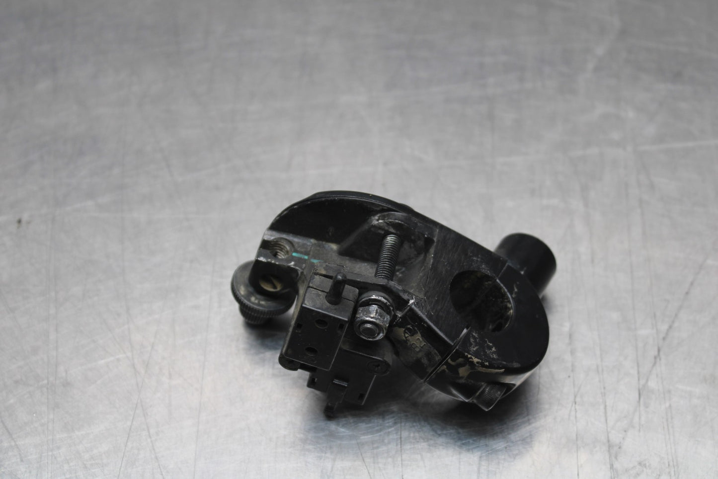 09-10 KAWASAKI ER-6N CLUTCH LEVER PERCH MOUNT BRACKET BB205