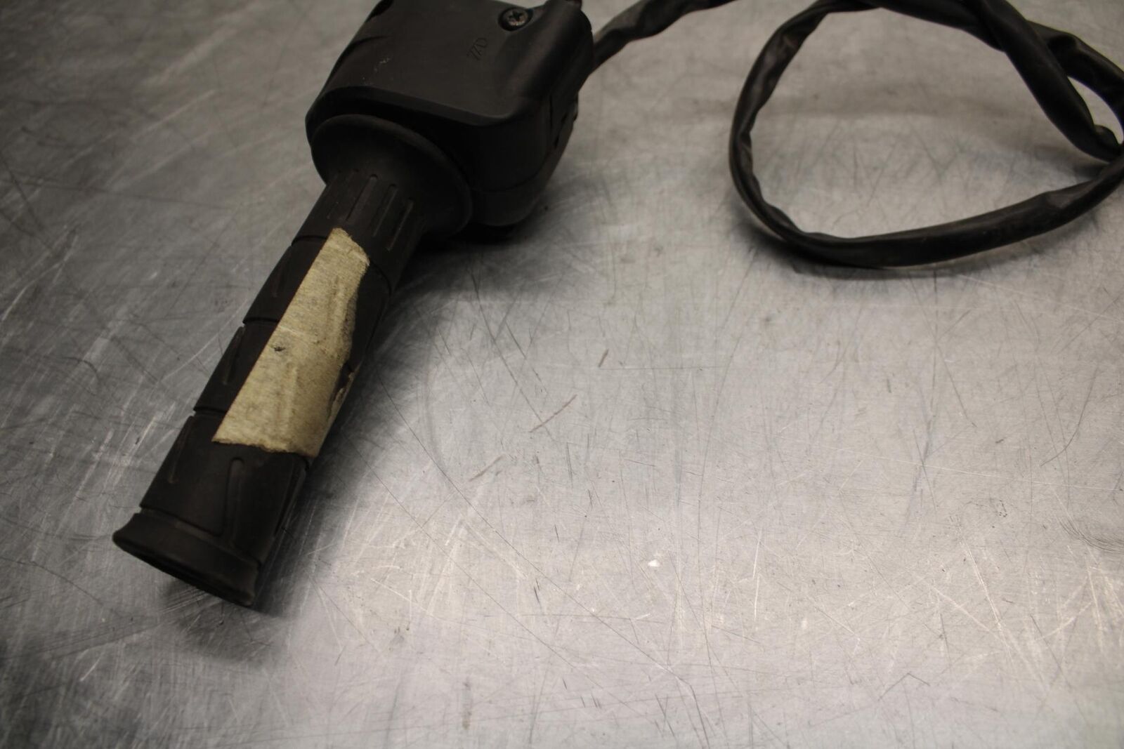 11-14 KAWASAKI VERSYS 650 LE 650C RIGHT  HANDLE KILL OFF START SWITCH BB498