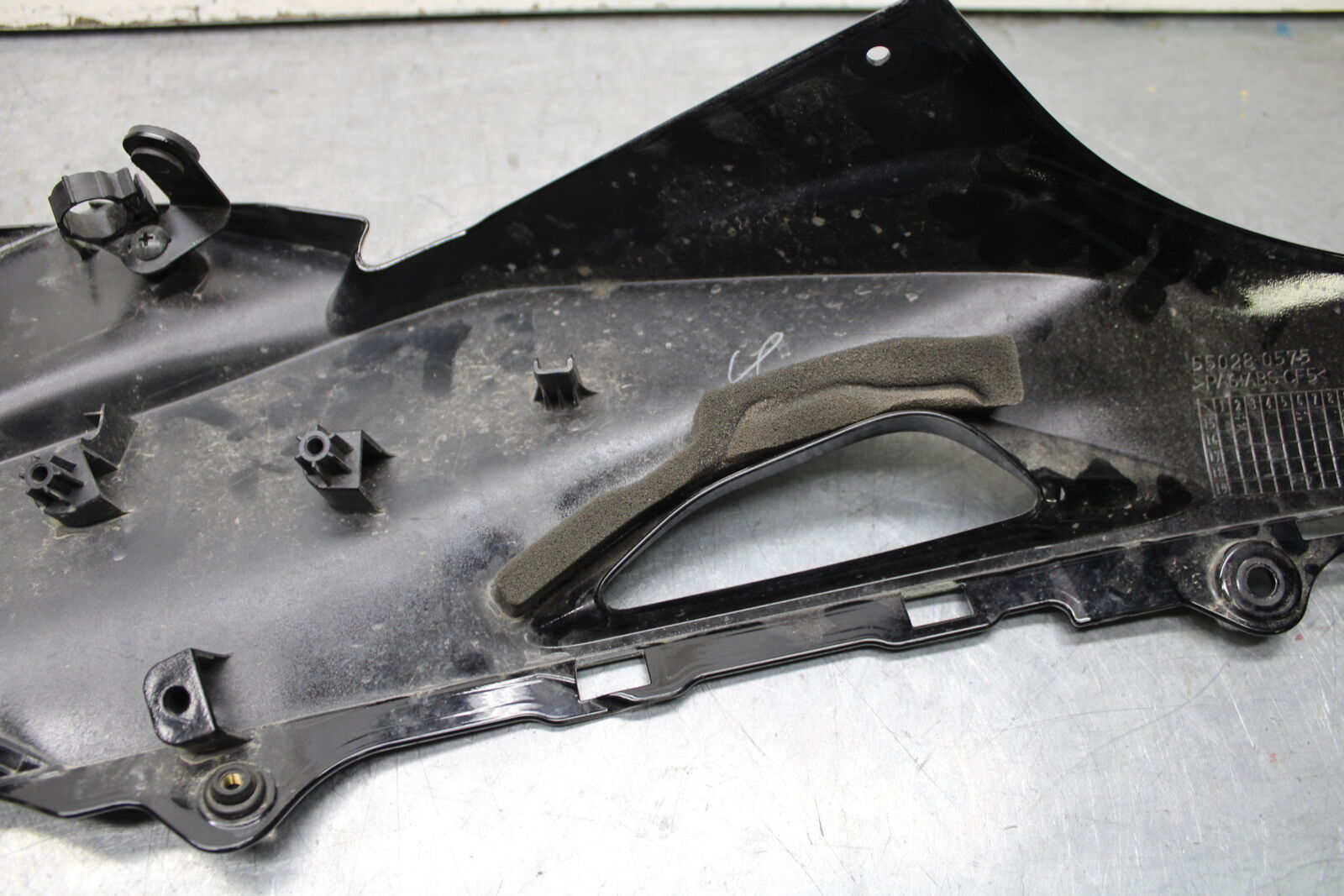 16 KAWASAKI NINJA ZX10R RIGHT FRONT UPPER MID SIDE FAIRING COWL PLASTIC BB650