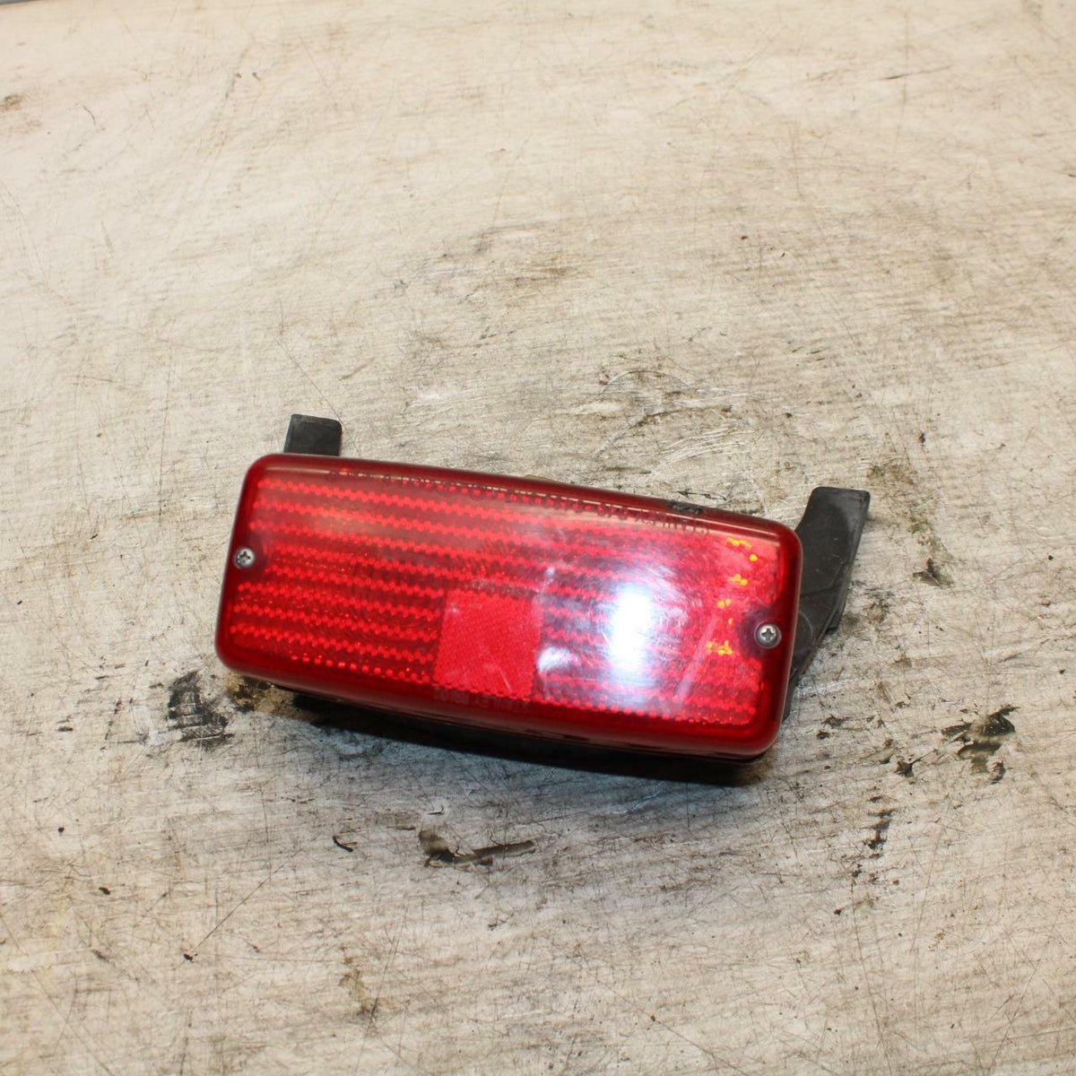 80-81 YAMAHA XS1100 SPECIAL TAILLIGHT REAR TAIL BRAKE LIGHT BB377