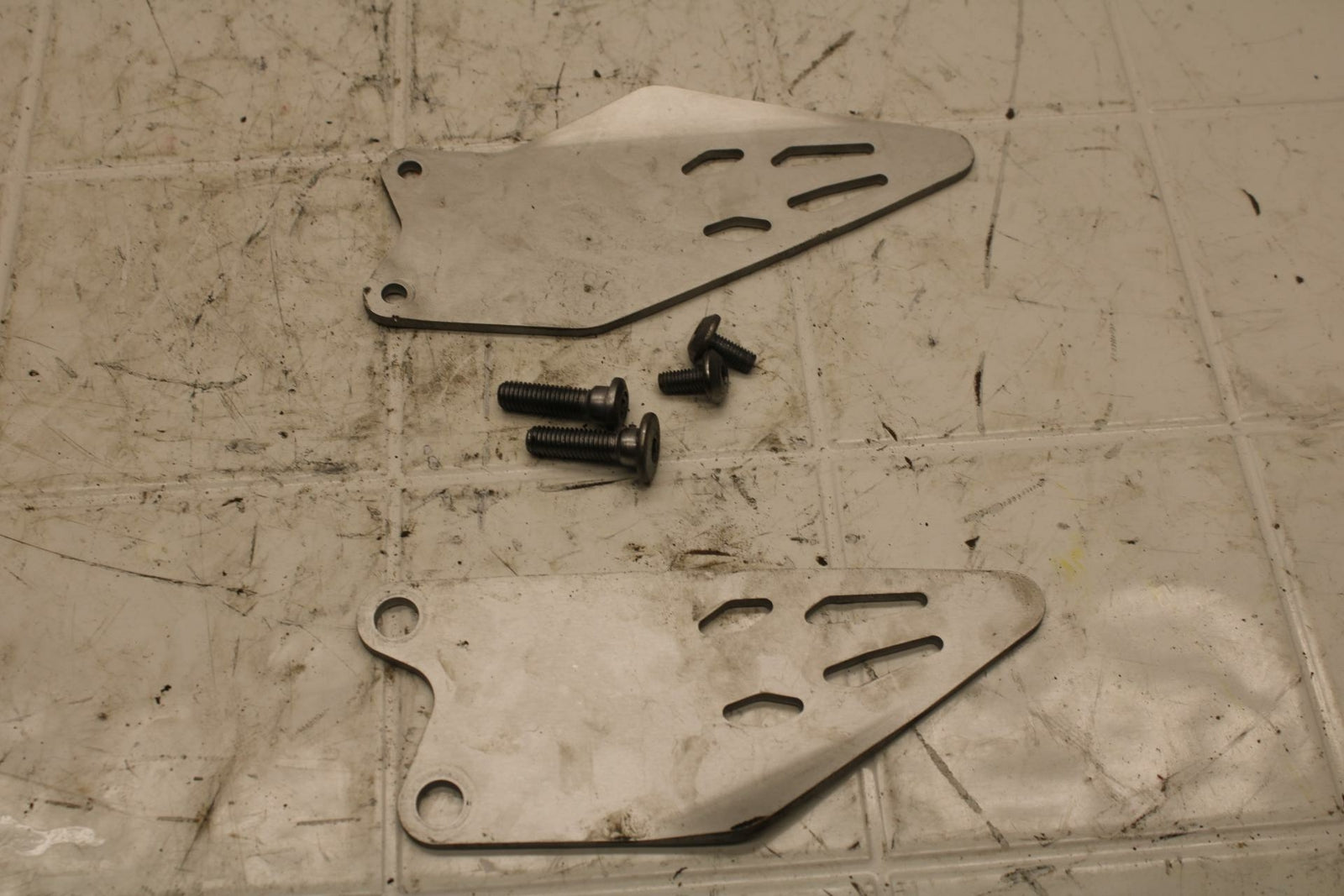 19-20 KAWASAKI NINJA ZX6R LEFT RIGHT REARSET REAR SET HEEL GUARD COVER  BB407