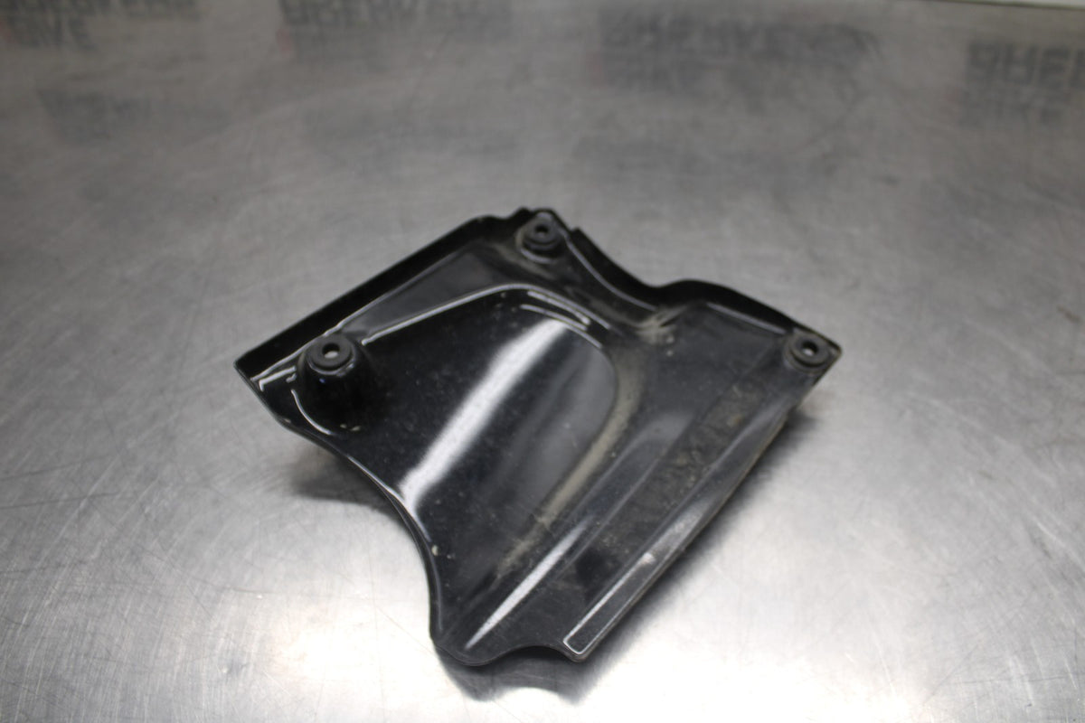 07 SUZUKI BOULEVARD M50 ENGINE SPROCKET SHAFT DRIVE COVER BB897