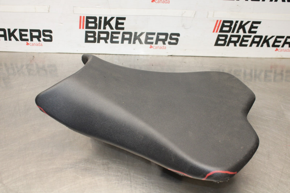 13-18 KAWASAKI NINJA ZX6R FRONT DRIVERS SEAT PAD SADDLE PILLION BB915
