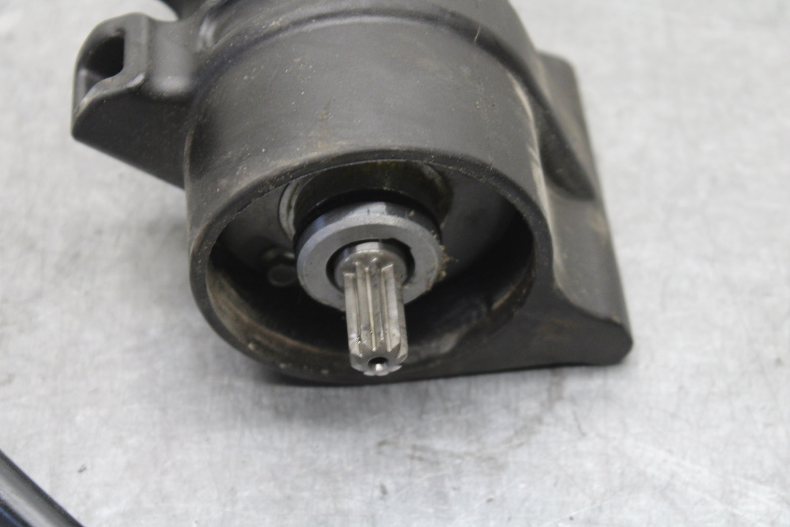 22-24 YAMAHA XSR900 ENGINE STARTING STARTER MOTOR -DC 12V BB683