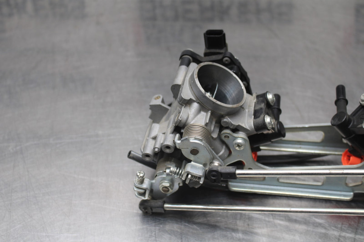 17-24 SUZUKI SV650 MAIN FUEL INJECTORS / THROTTLE BODIES BB829