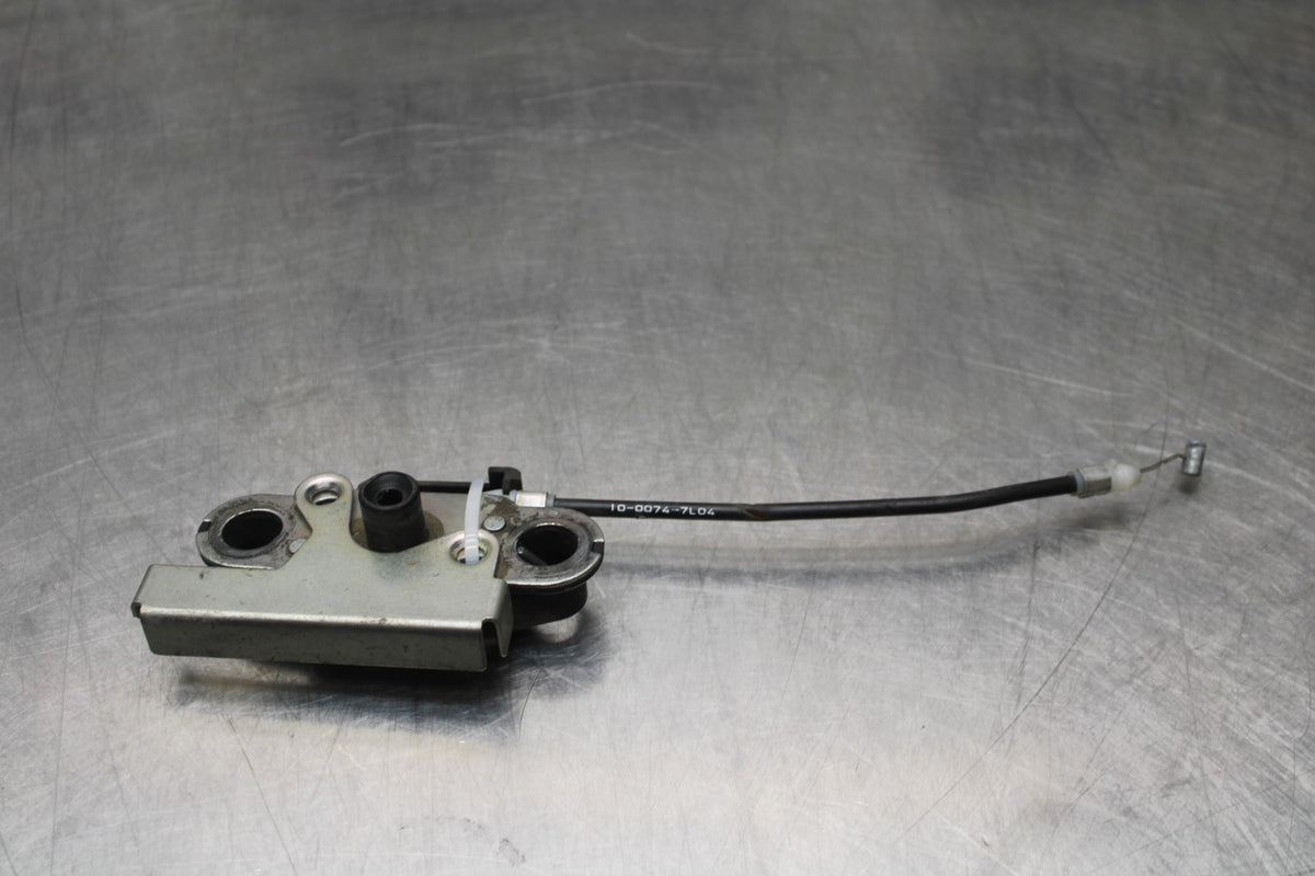 08 KAWASAKI NINJA ZX10R REAR PASSENGER SEAT LATCH LOCK ASSEMBLY BB201