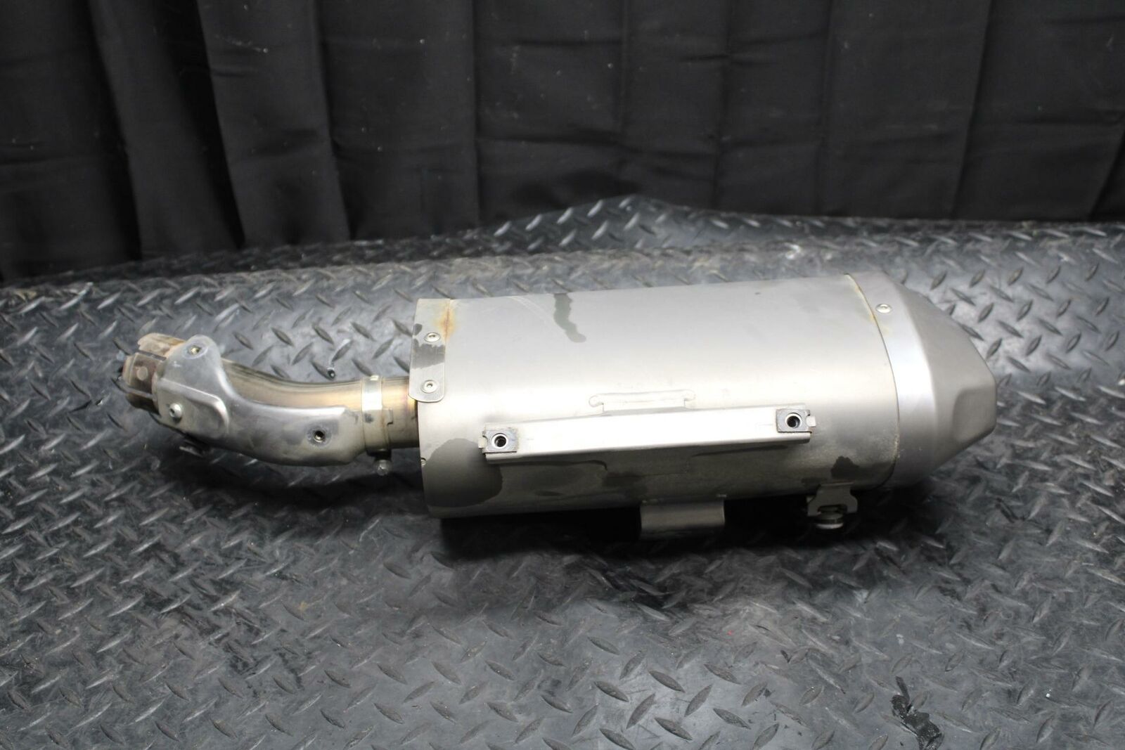 09-14 YAMAHA YZF R1 RIGHT EXHAUST PIPE MUFFLER SLIP ON CAN SILENCER BB196