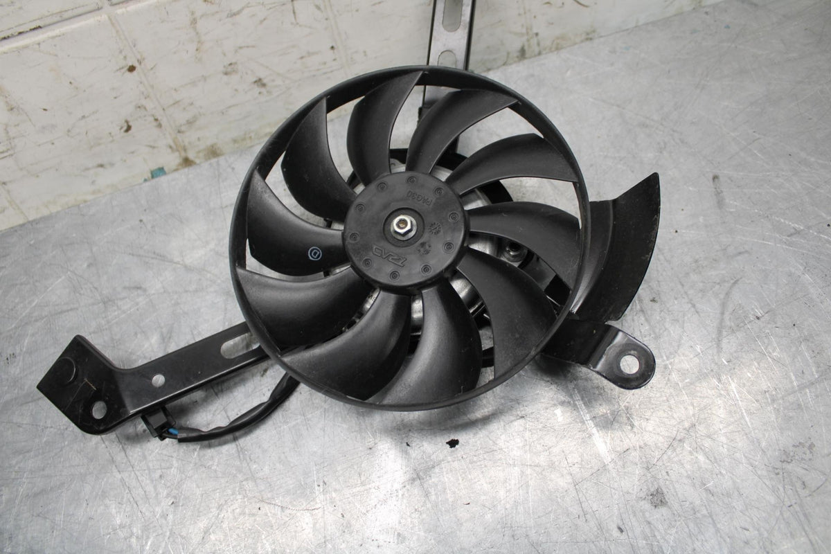 18-21 YAMAHA XSR700 ENGINE RADIATOR COOLING FAN bb475