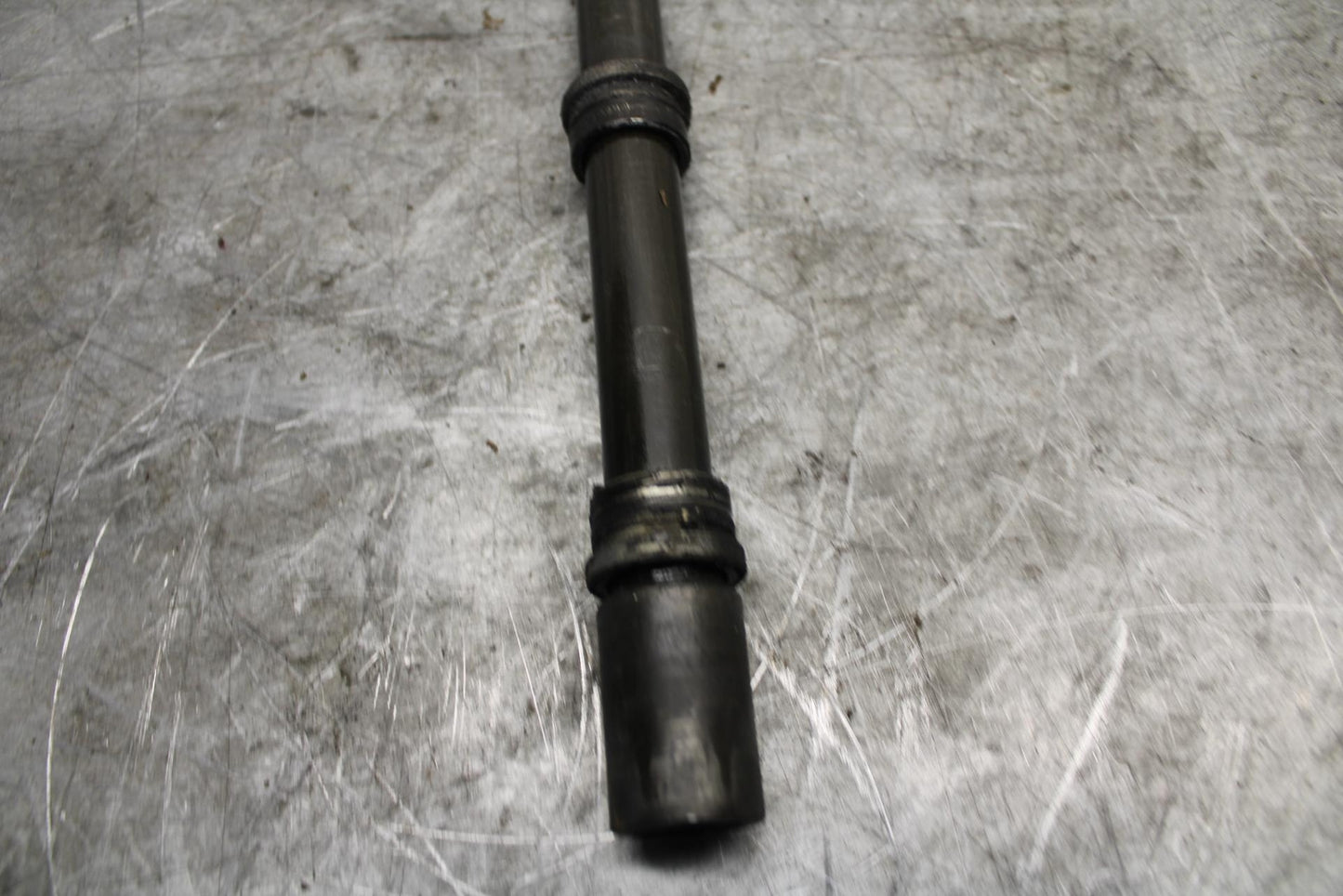 2002 Yamaha YZF R6 FRONT WHEEL RIM AXLE PIVOT BOLT 4XV-25181-00-00 BB545