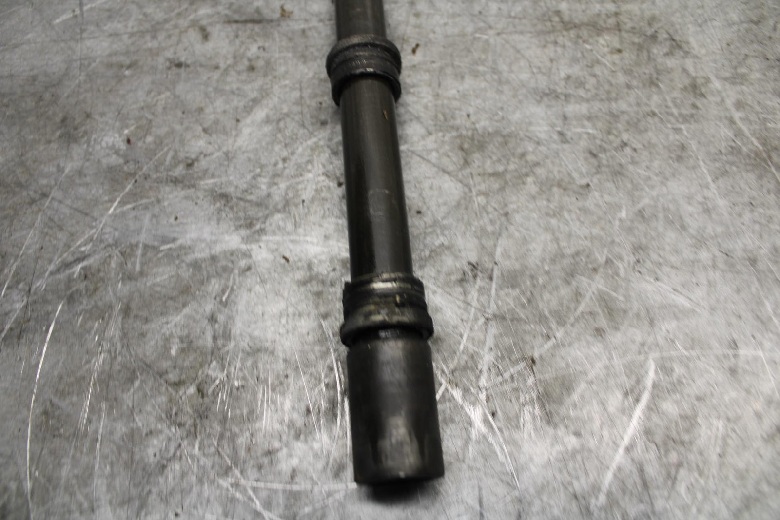2002 Yamaha YZF R6 FRONT WHEEL RIM AXLE PIVOT BOLT 4XV-25181-00-00 BB545