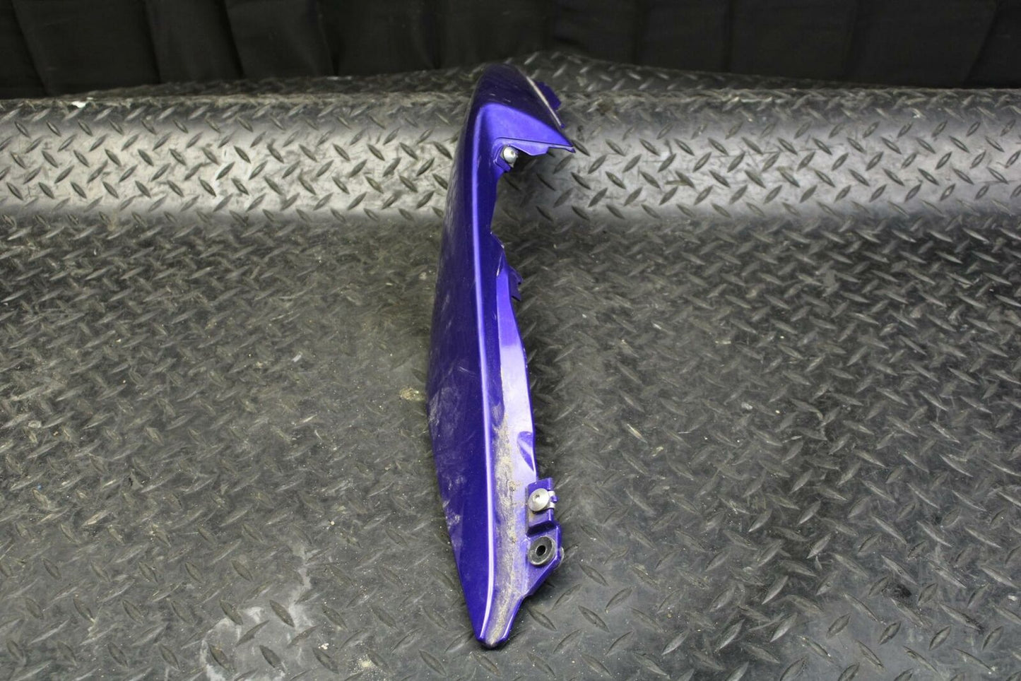 19 YAMAHA YZF R3 RIGHT REAR BACK TAIL FAIRING COWL SHROUD bb177