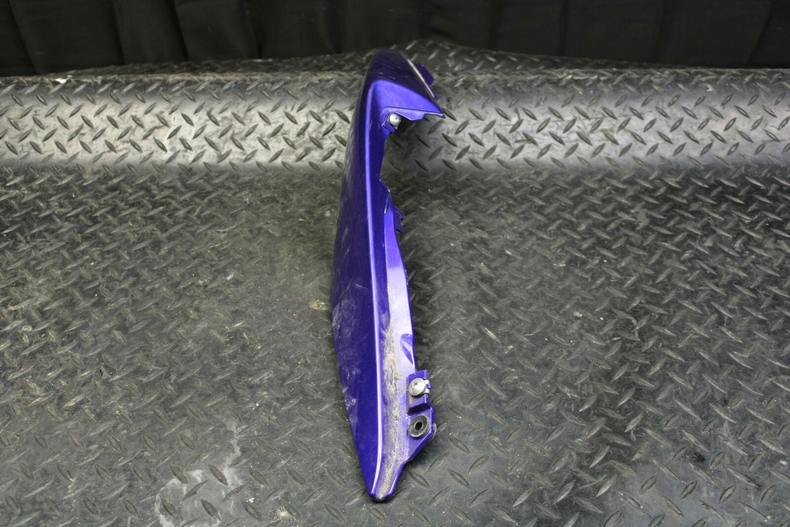 19 YAMAHA YZF R3 RIGHT REAR BACK TAIL FAIRING COWL SHROUD bb177