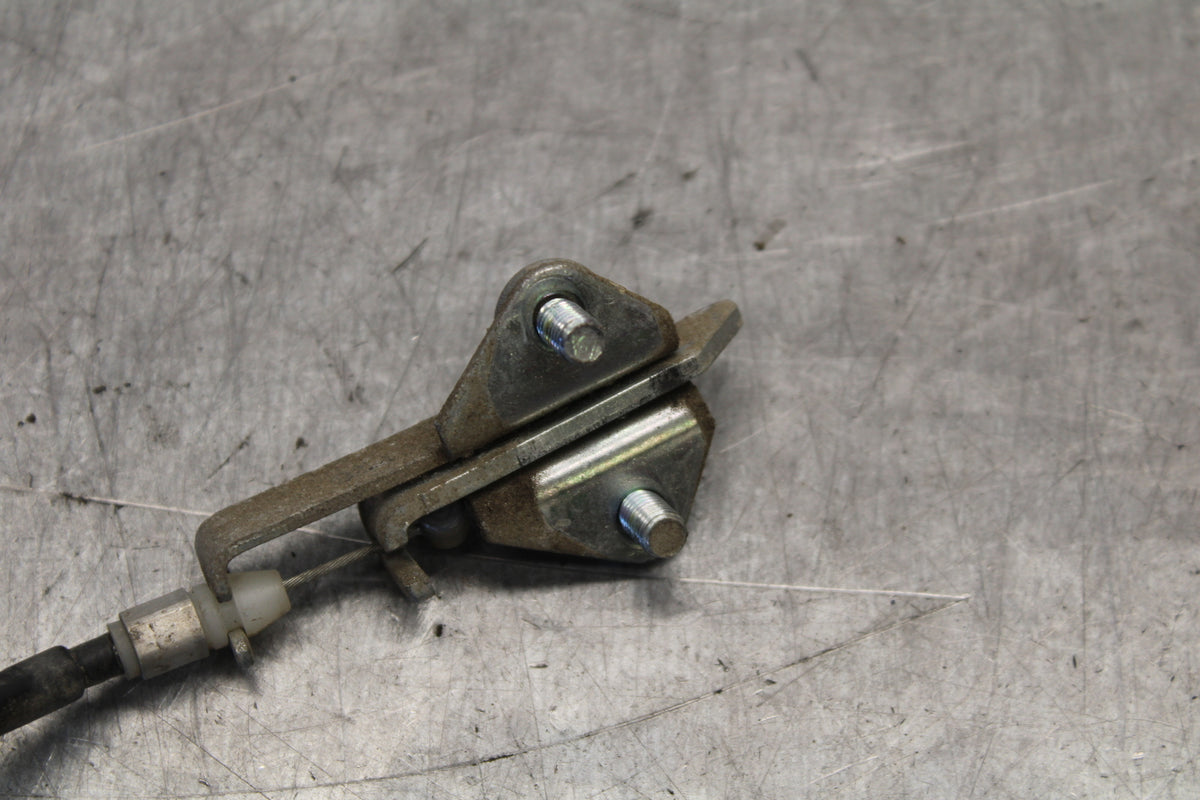 06-09 YAMAHA FZ6 REAR PASSENGER SEAT LATCH LOCK ASSEMBLY BB713