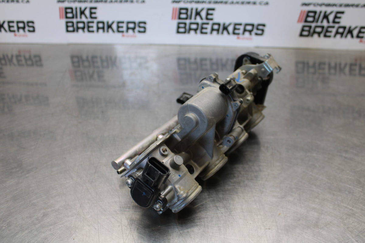 03-04 HONDA CBR600RR MAIN FUEL INJECTORS / THROTTLE BODIES BB661