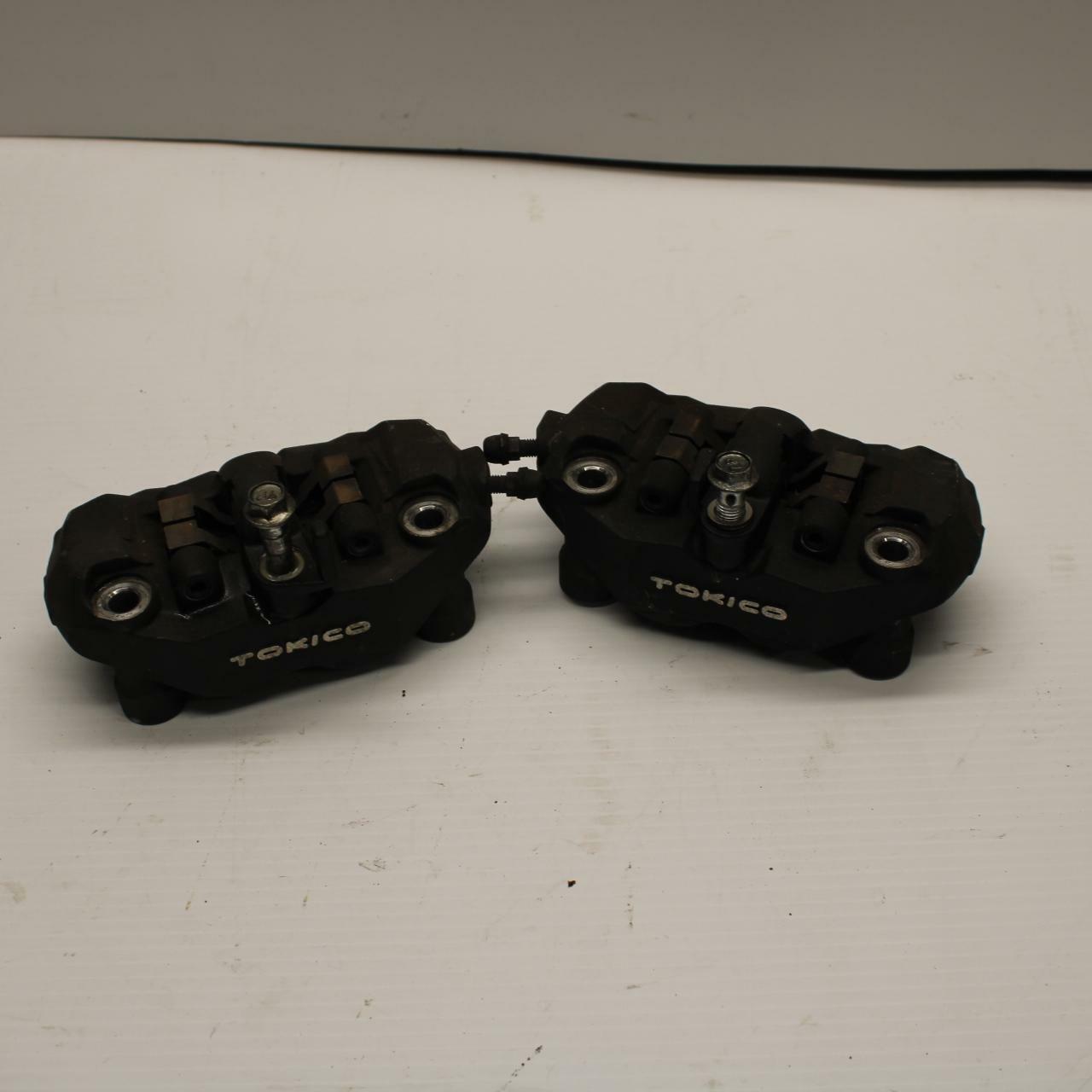 08-09 SUZUKI GSXR600 RIGHT LEFT FRONT BRAKE CALIPER SET PAIR CALIPERS BB244