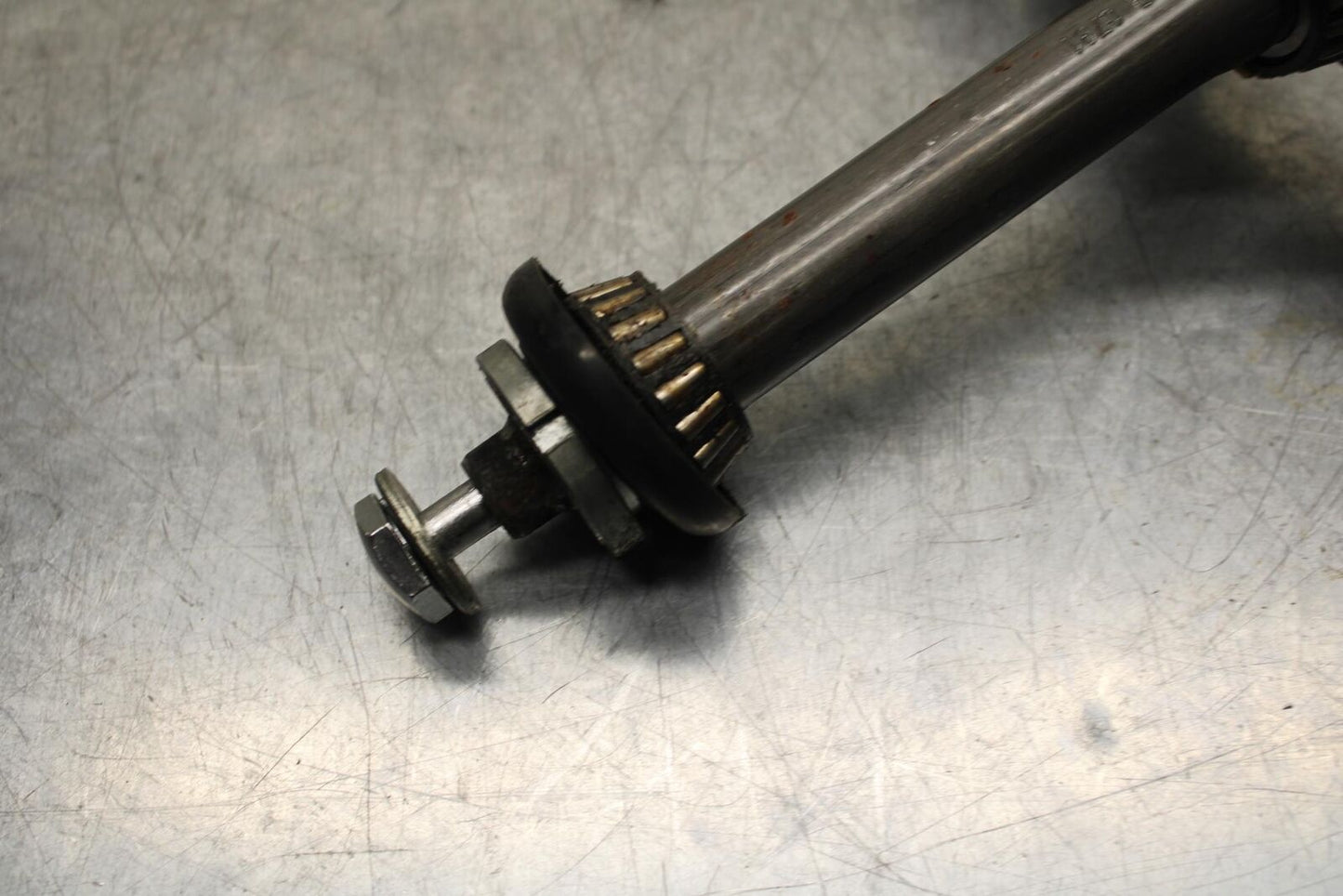 04-09 SUZUKI GS 500 FH GS500F FRONT FORKS CLAMP LOWER TRIPLE TREE STEM BB97