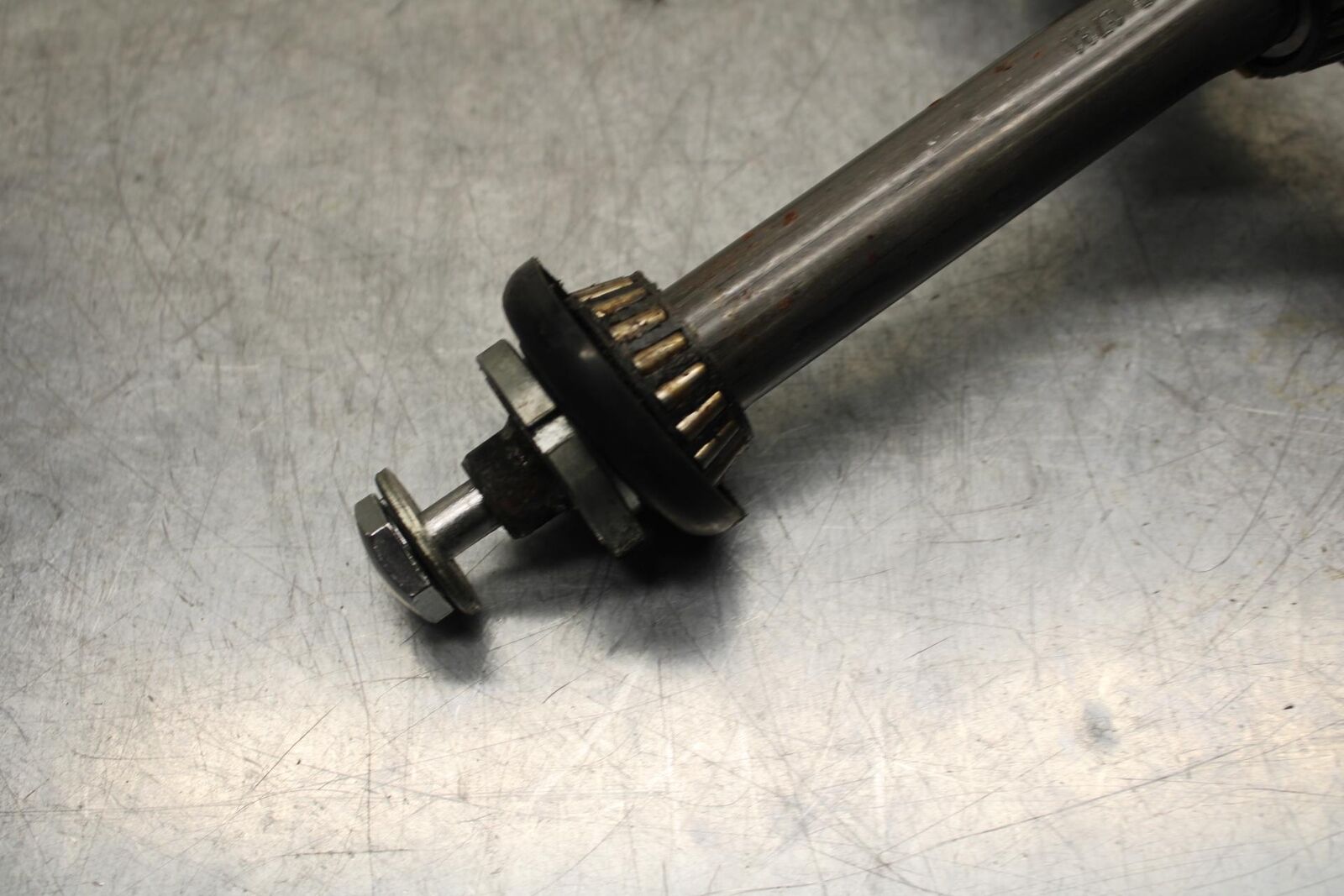 04-09 SUZUKI GS 500 FH GS500F FRONT FORKS CLAMP LOWER TRIPLE TREE STEM BB97