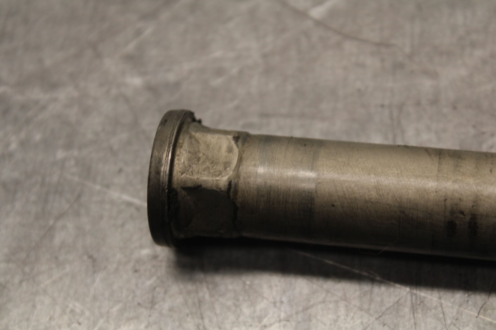 09-12 KAWASAKI NINJA ZX6R ZX600R REAR BACK SWINGARM BOLT SUSPENSION AXLE BB656