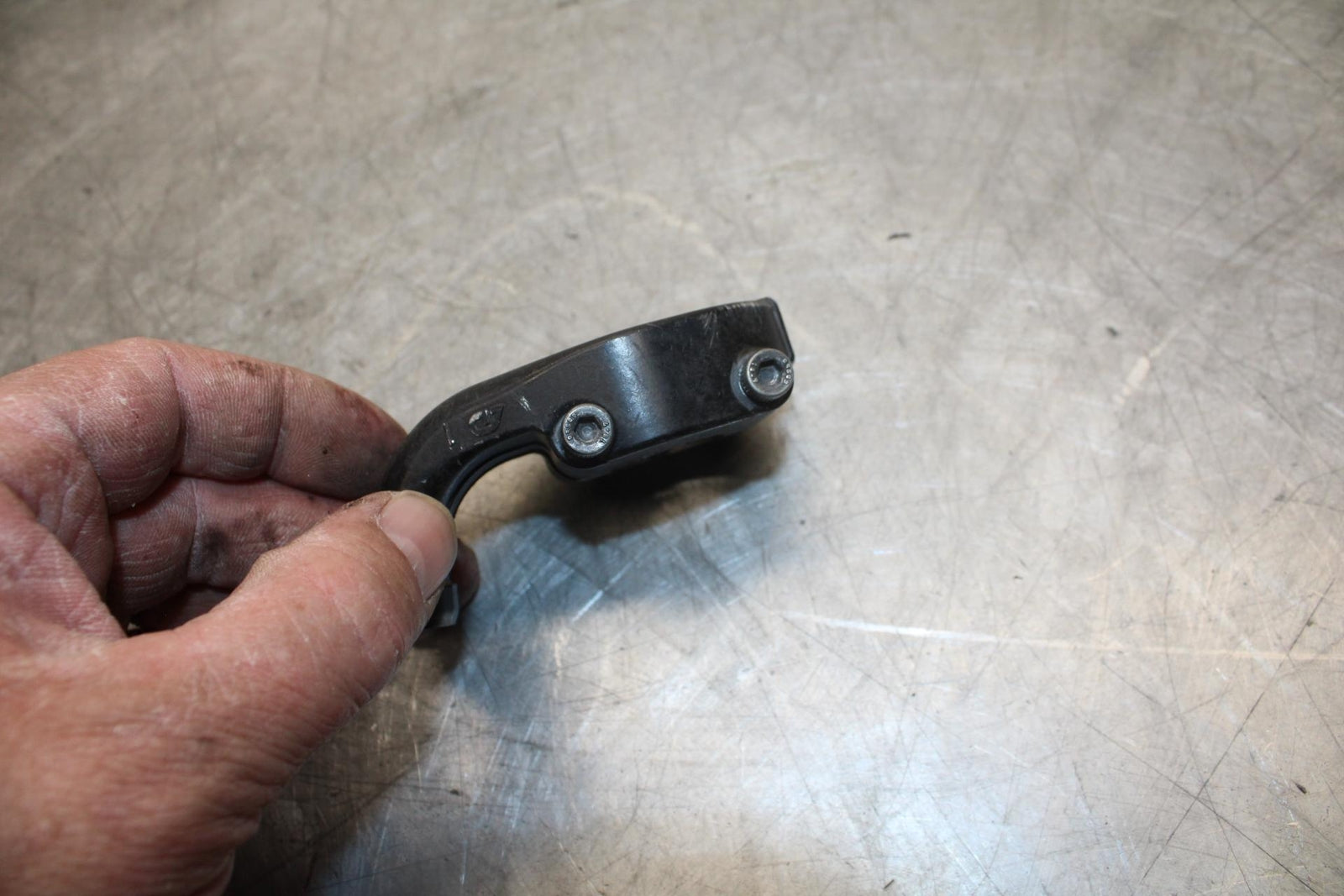 2016 Yamaha XSR900 ABS THROTTLE CABLE LINE HOUSING GUIDE BB516