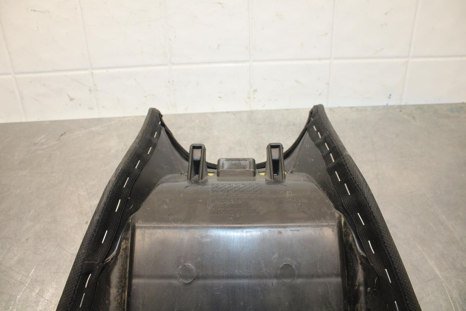 20 KAWASAKI Z400 ER400 ABS FRONT DRIVERS SEAT PAD SADDLE PILLION BB586