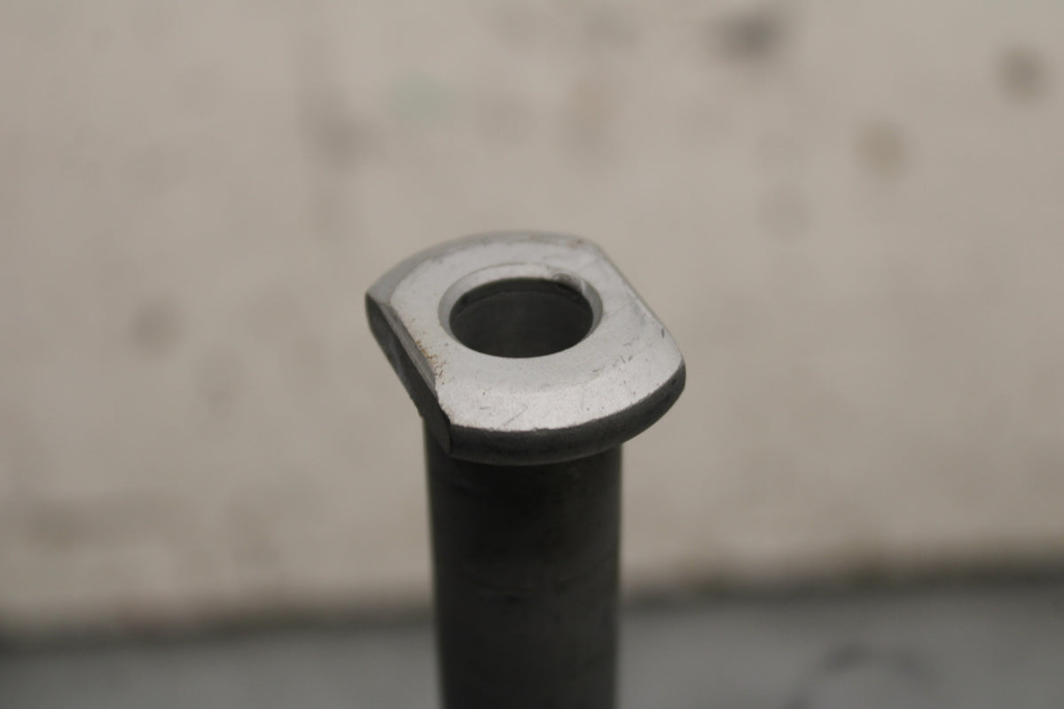 21-24 APRILIA TUONO 660 FACTORY REAR AXLE BACK WHEEL RIM PIVOT BOLT AXEL BB733