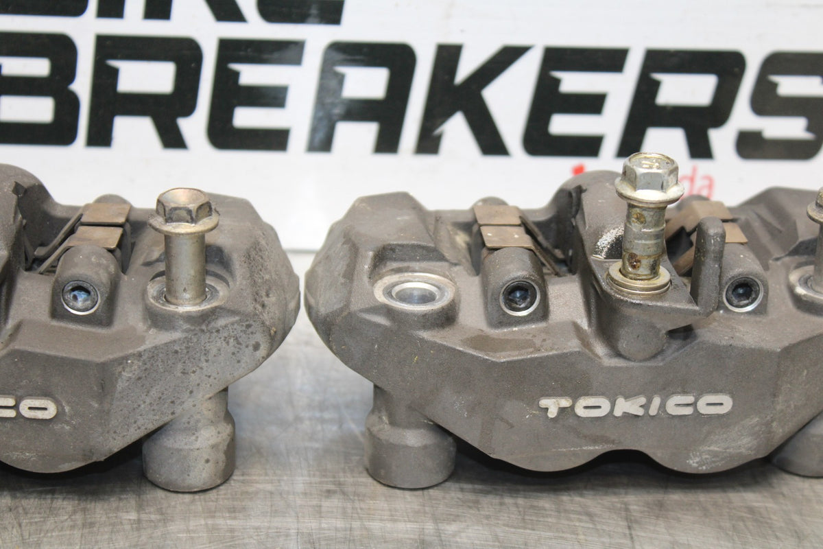 06-07 SUZUKI GSXR 600 RIGHT LEFT FRONT BRAKE CALIPER SET PAIR CALIPERS BB178