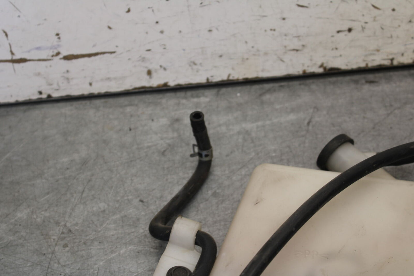 05-06 SUZUKI GSXR1000 COOLANT WATER TANK RESERVOIR BOTTLE 17910-41G00 BB677