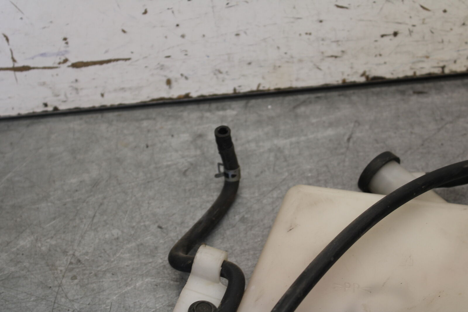 05-06 SUZUKI GSXR1000 COOLANT WATER TANK RESERVOIR BOTTLE 17910-41G00 BB677