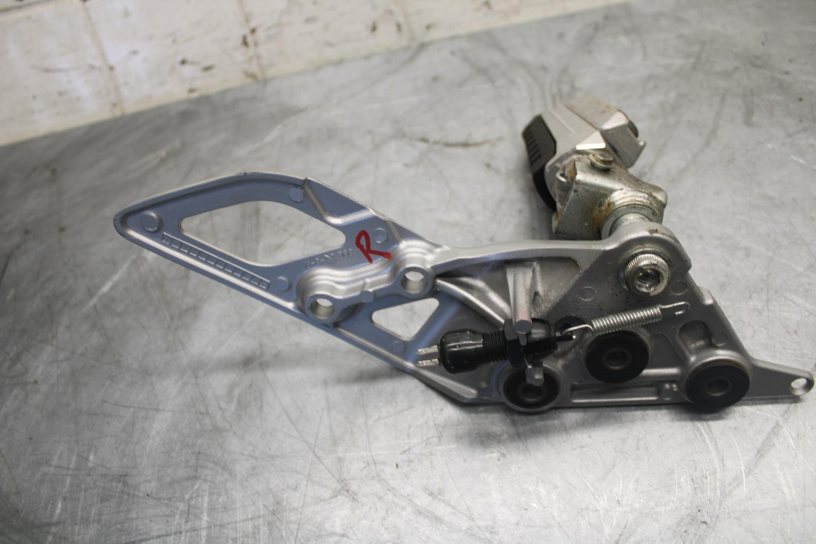 2016 Suzuki Bandit  GSF1250SA ABS RIGHT REARSET REAR SET DRIVER FOOT PEG BB509