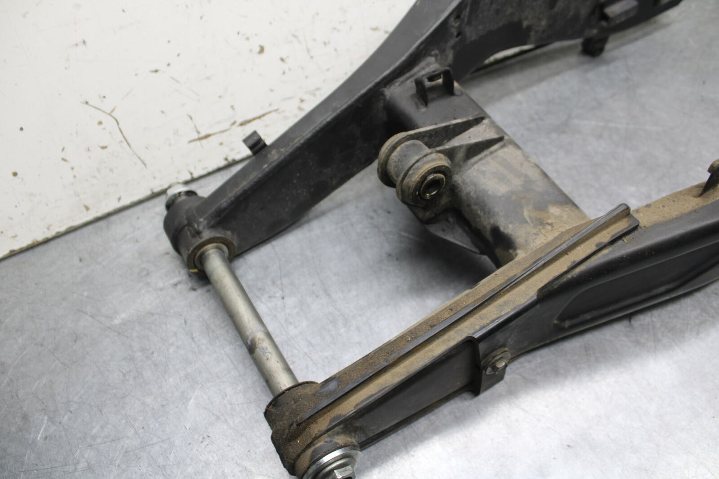 18-24 KAWASAKI NINJA 650 REAR SWINGARM BACK SUSPENSION SWING ARM BB725